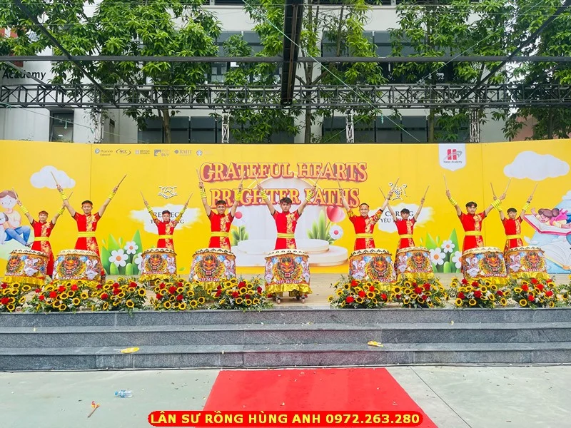 image thuemualanhanoi 286 v2UH thuê trống hội,biểu diễn trống hội,trống hội khai trương,dịch vụ trống hội,trống hội chào mừng,trống hội truyền thống