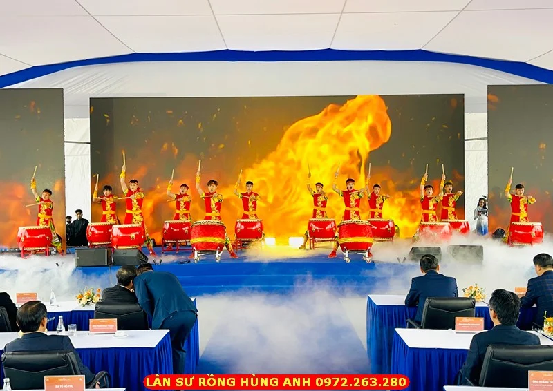 image thuemualanhanoi 922 HEnl thuê trống hội,biểu diễn trống hội,trống hội khai trương,dịch vụ trống hội,trống hội chào mừng,trống hội truyền thống