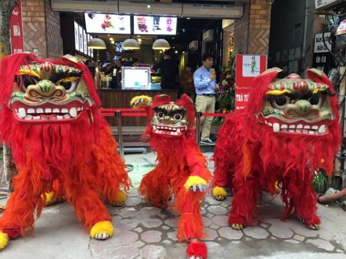 biểu diễn múa sư tử