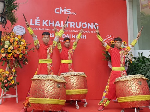 biểu diễn trống hội