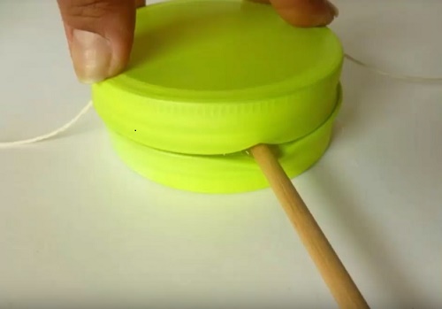 cách làm trống lắc cho bé