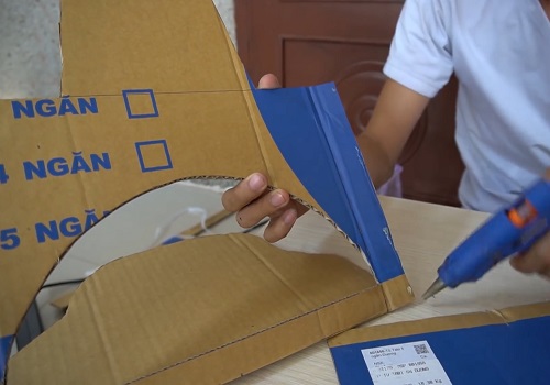 cách làm đầu lân bằng thùng giấy