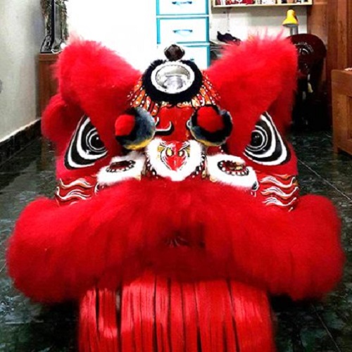 Đầu lân màu đỏ đẹp