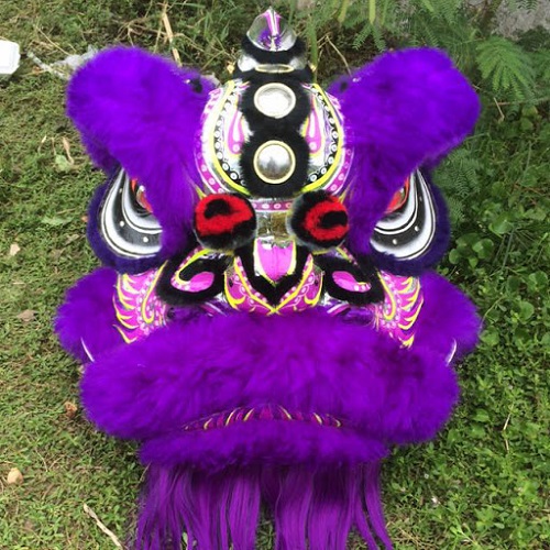 Đầu lân màu tím