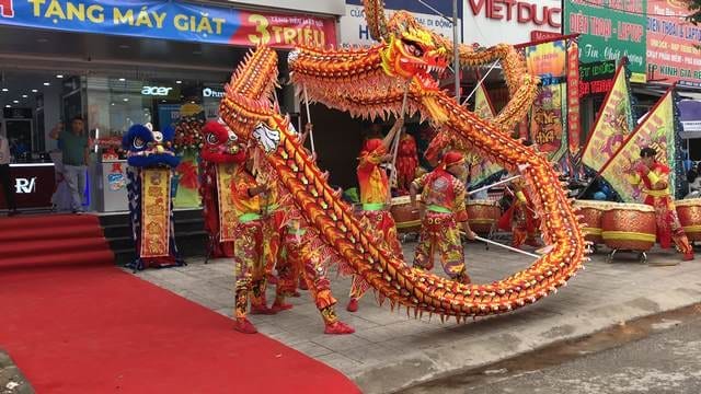 thuê múa rồng