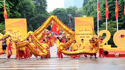 mua-rong-hay Màu sắc lộng lẫy của phần thân rồng