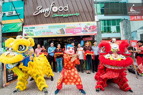 Ông địa có mặt trong ngày khai trương giúp cho gia chủ làm ăn hanh thông