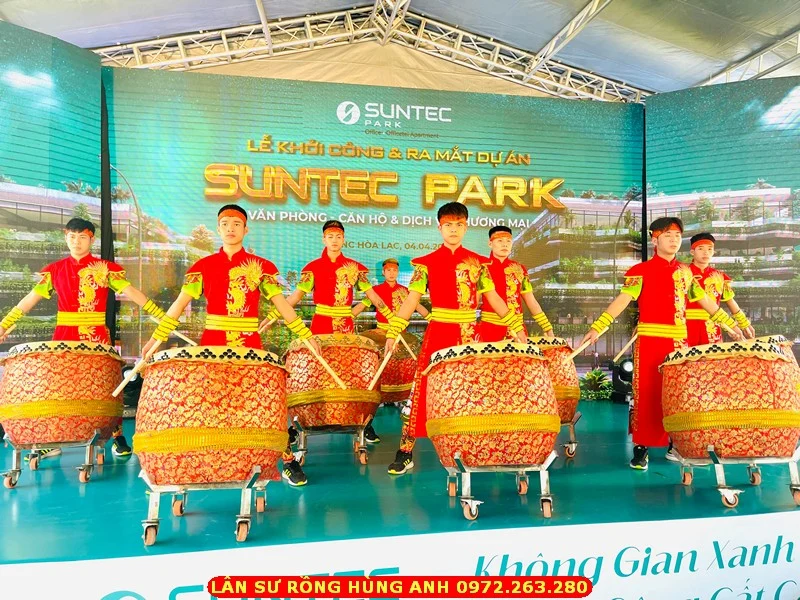biểu diễn trống hội