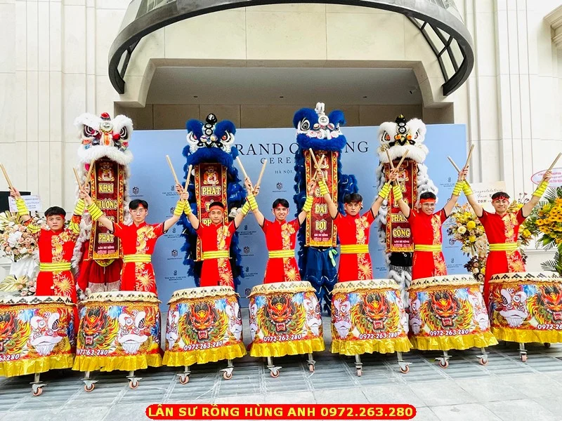 múa lân khai trương
