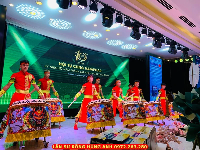 Biểu diễn trống hội 