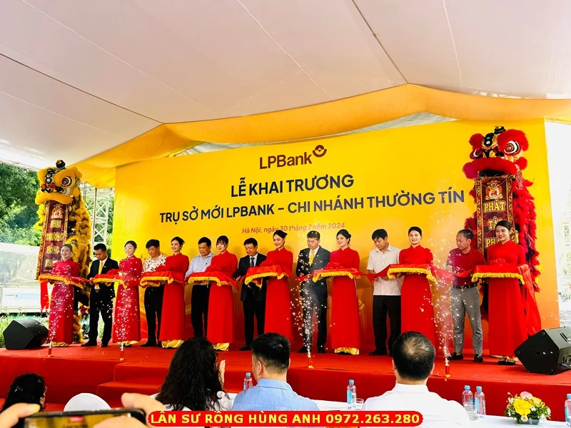 image thuemualanhanoi 679 rYRn thuê múa Lân