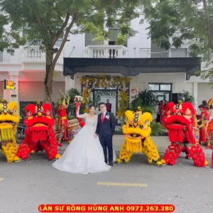 MÚA LÂN ĐÁM CƯỚI 29 image thuemualanhanoi 70 SoXz múa Lân đám cưới,múa Lân ăn hỏi,dịch vụ múa Lân đám cưới,cho thuê múa Lân ăn hỏi,múa Lân Sư Rồng Hà Nội,múa Lân rước dâu,múa Lân chúc phúc
