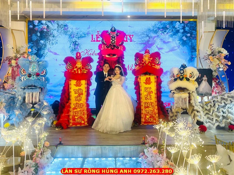 múa lân đám cưới
